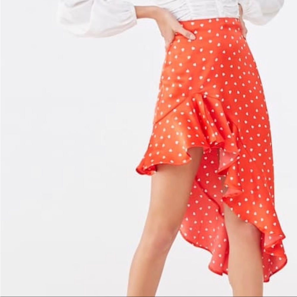 ❤️❤️ Forever21 High Low Flounce
Satin Heart Print Skirt❤️❤️sz s